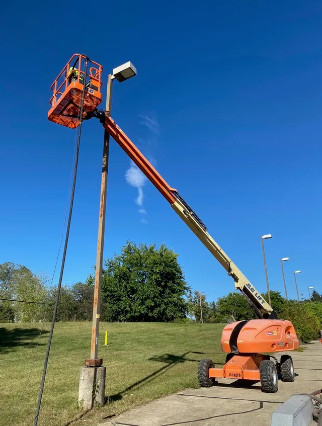 Light pole sandblasting — Milan Ford